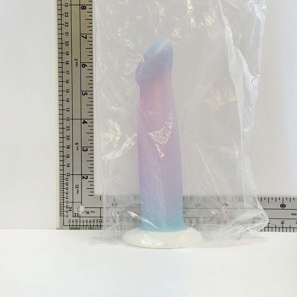 Aurora Pearl, 7 inch silicone Vault sample