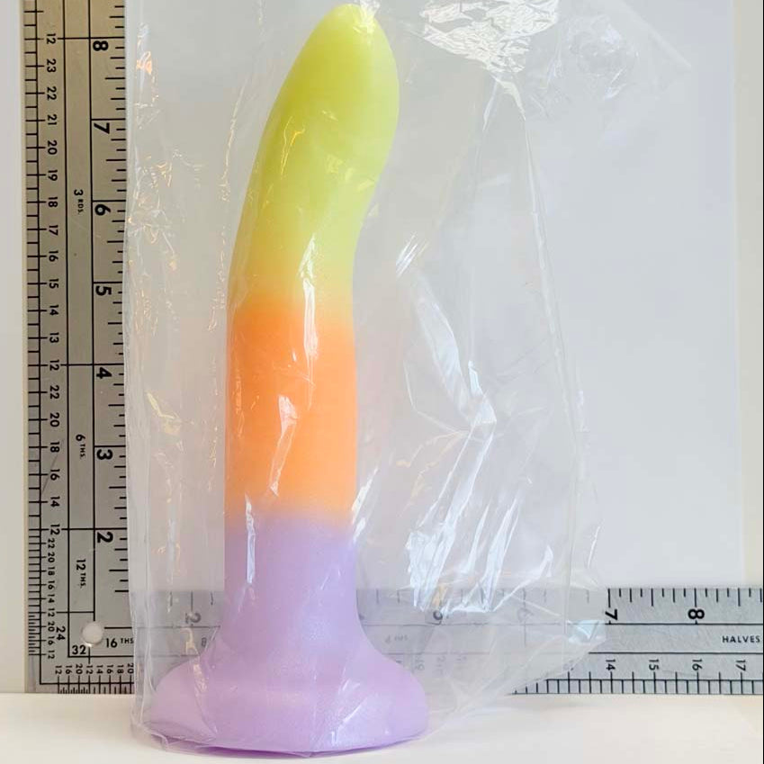 Mango Fade, 8.2 inch one-of-one silicone Vault sample