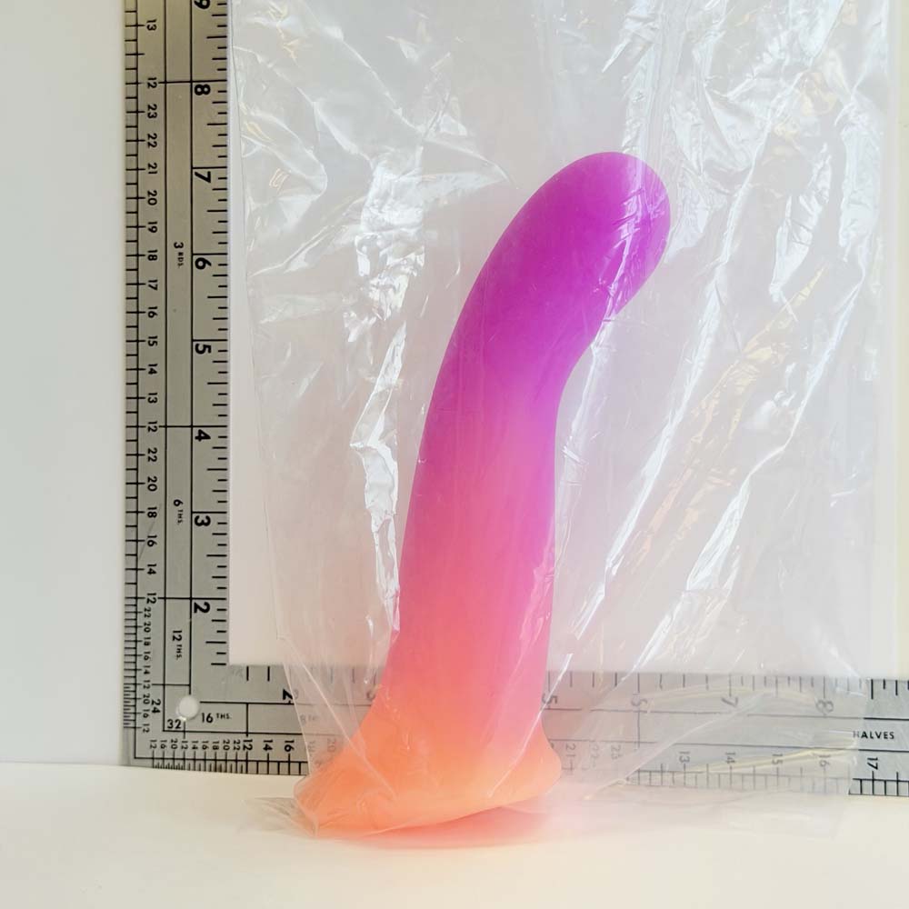7.5" Tropic Fade Silicone Dildo | Vault Sample